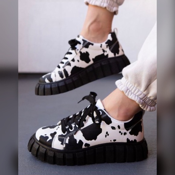 8 last in stock. I’m A Cow Sneakers!!! 🐮 - Picture 2 of 3